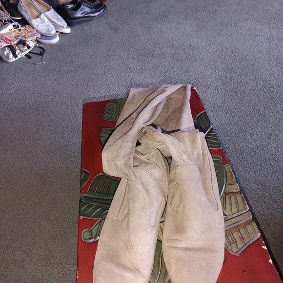 Ladies size 9 beige slouch Boots Bling heel - Picture 3 of 8